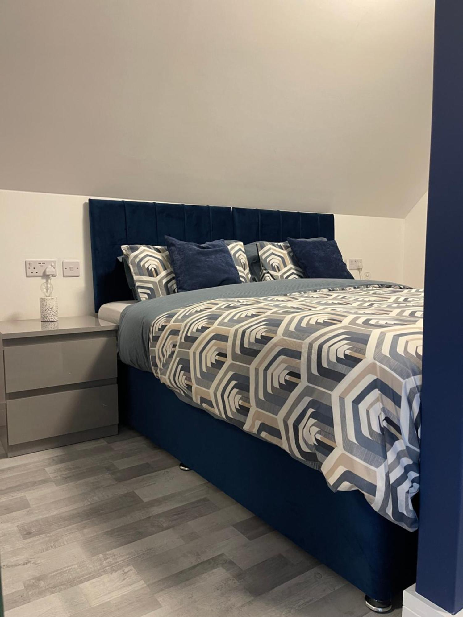 Lochside Loft - Self Catering Apartment For 2 In A Great Location For Inverness Airport And Both Cabot Highlands & Nairn Golf Courses Экстерьер фото
