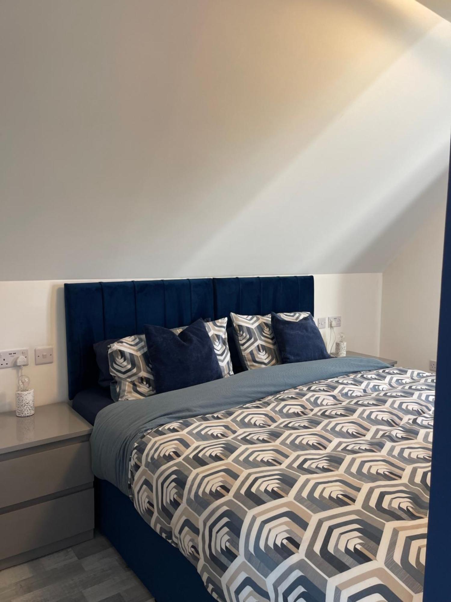 Lochside Loft - Self Catering Apartment For 2 In A Great Location For Inverness Airport And Both Cabot Highlands & Nairn Golf Courses Экстерьер фото